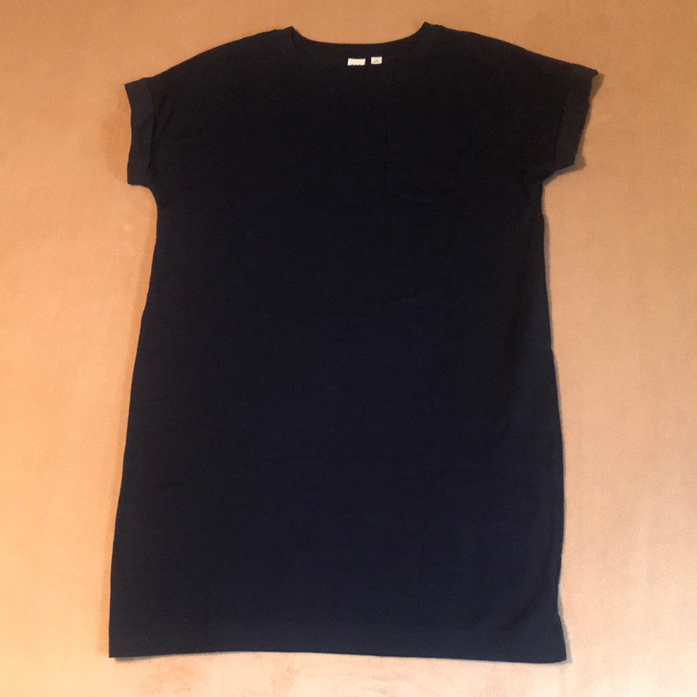 NWT Gap navy blue t-shirt casual relaxed mini dress with front pocket. Size XS.